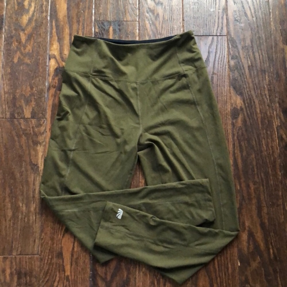 Marika size L olive green ankle leggings